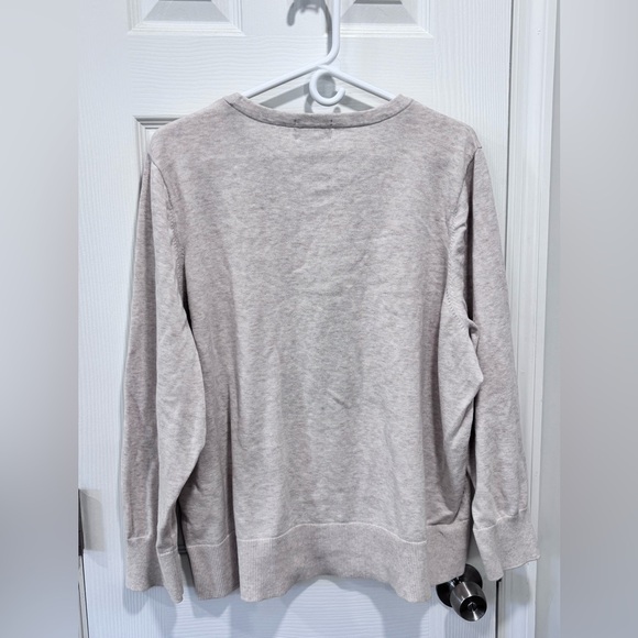 Lands' End Beige Sweater with Festive Tree Design - Picture 6 of 10